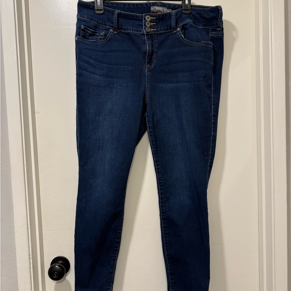 Torrid 3 button Dark Blue super soft Skinny jeggings Jeans 18s